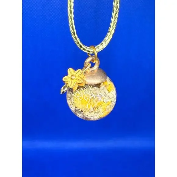 Handmade Chamomile Resin Necklace 18” Green Cord Floral Pendant - Picture 6 of 6